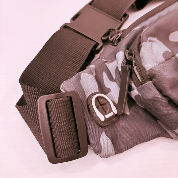 SINNO Large Fanny Pack in Camouflage Print - UNISEX - Picture 3 of 12